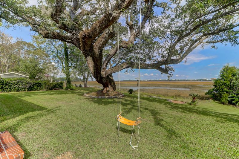 710 Woodward Rd, Charleston, SC 29407