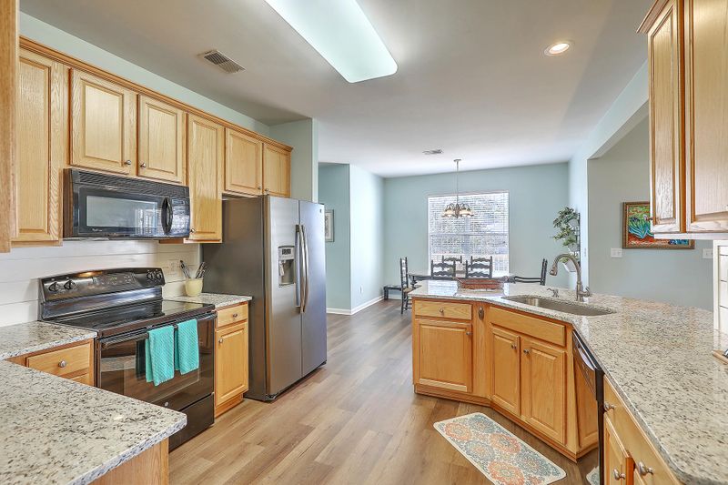 1860 Palmetto Isle Dr, Mount Pleasant, SC 29466
