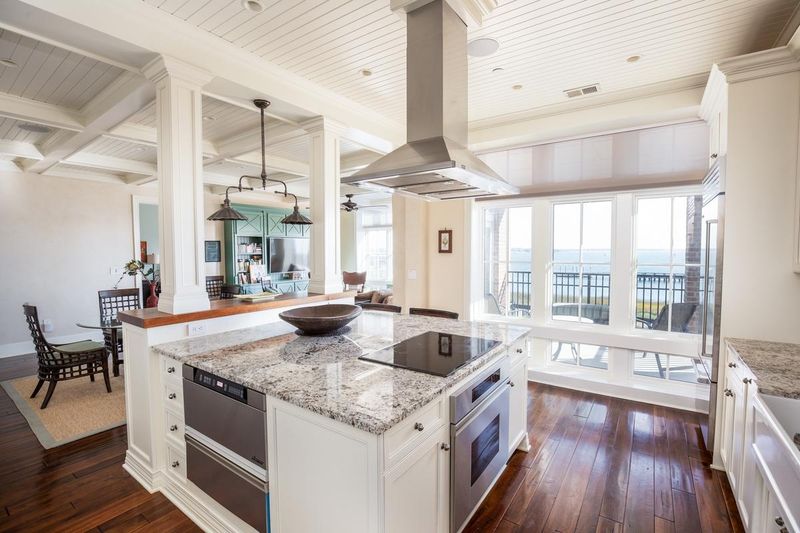 175 Concord St #308, Charleston, SC 29401
