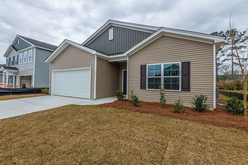 129 Clydesdale Cir, Summerville, SC 29486
