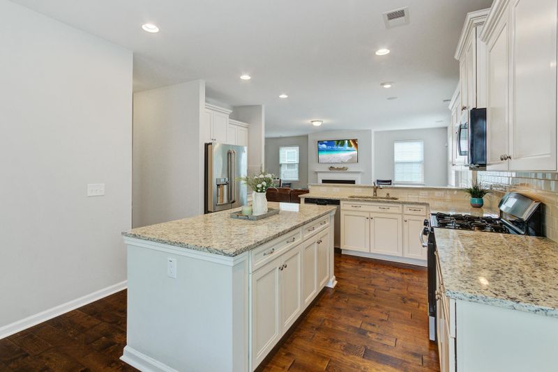 423 Flat Rock Ln, Summerville, SC 29486