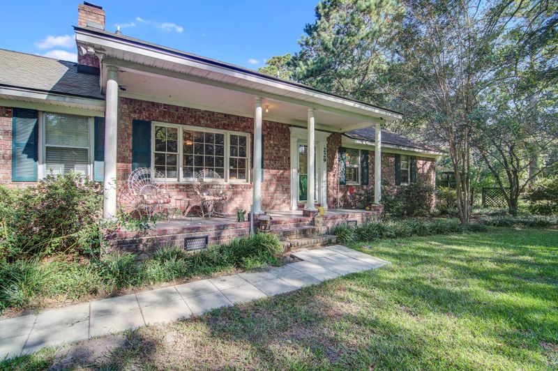 229 W Meadow Dr, Ridgeville, SC 29472