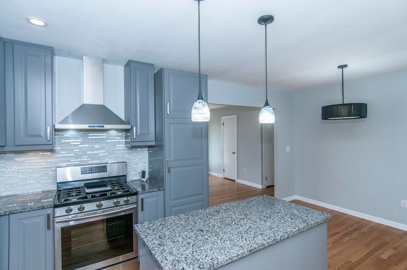 5075 Draper St, North Charleston, SC 29405