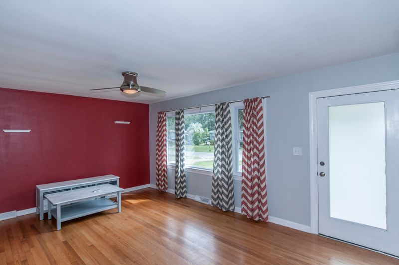 5075 Draper St, North Charleston, SC 29405