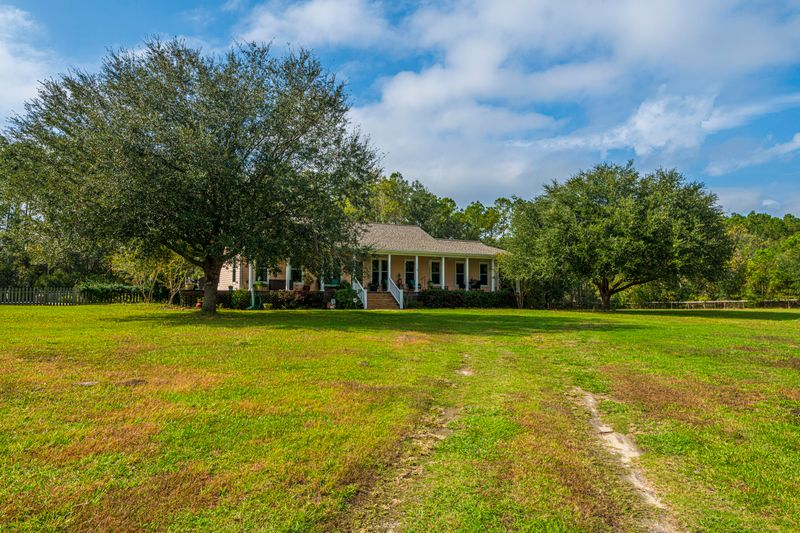 7022 Toogoodoo Rd, Meggett, SC 29449