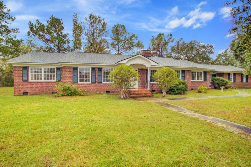 1717 Meyers Rd, Charleston, SC 29407