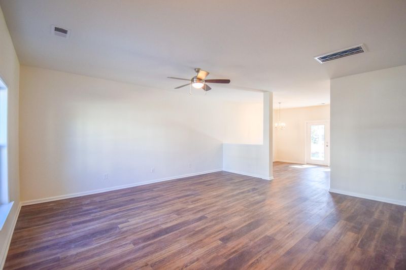 407 Viceroy Ln, Goose Creek, SC 29445