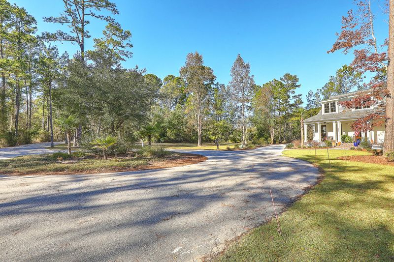 4000 Lady Banks Ln, Ravenel, SC 29470