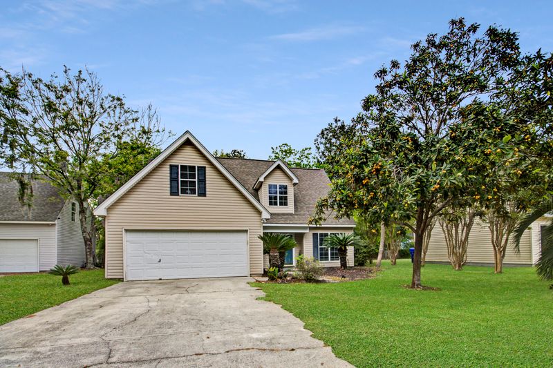 1240 Center Lake Dr, Mount Pleasant, SC 29464