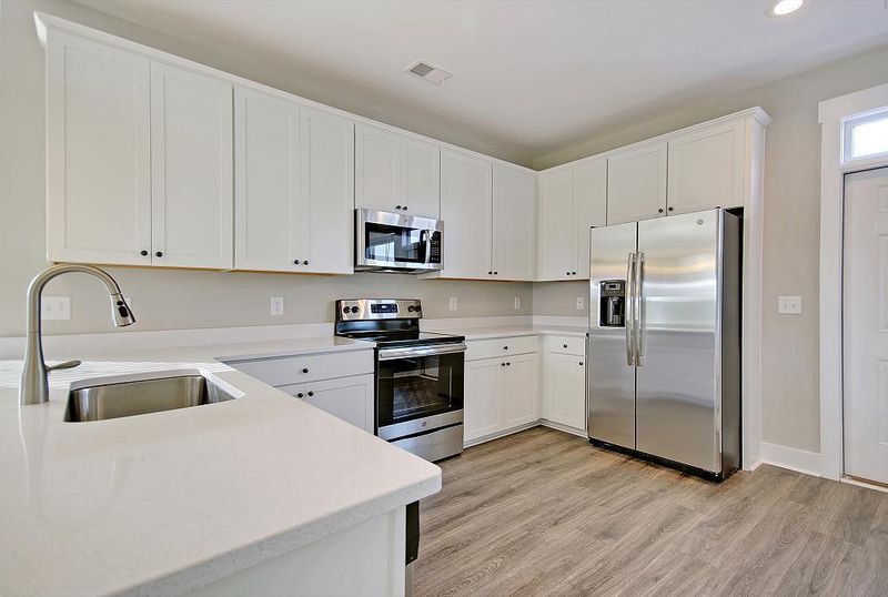 3968 Hillyard St, North Charleston, SC 29405