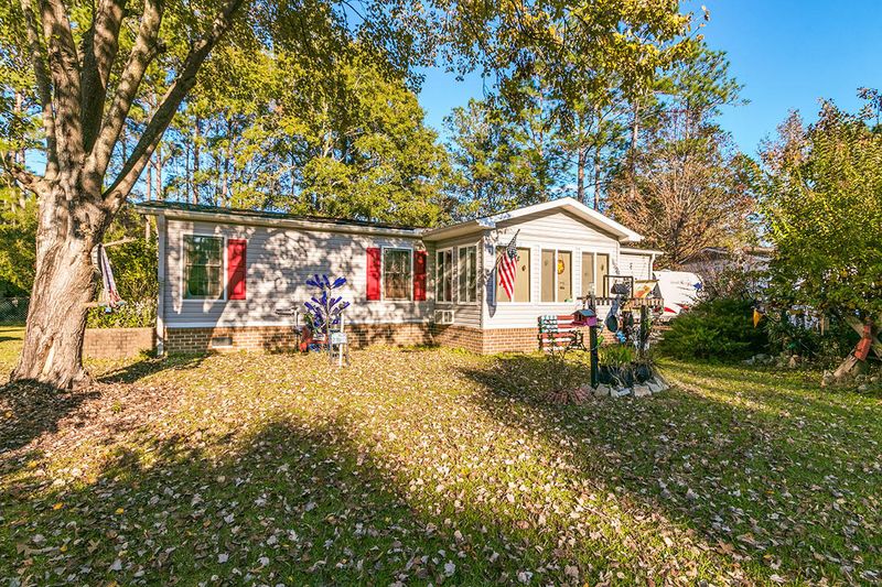124 Blackberry Ln, Summerville, SC 29483