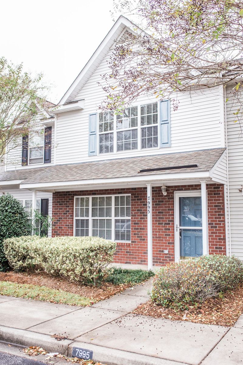 7995 Shadow Oak Dr, North Charleston, SC 29406