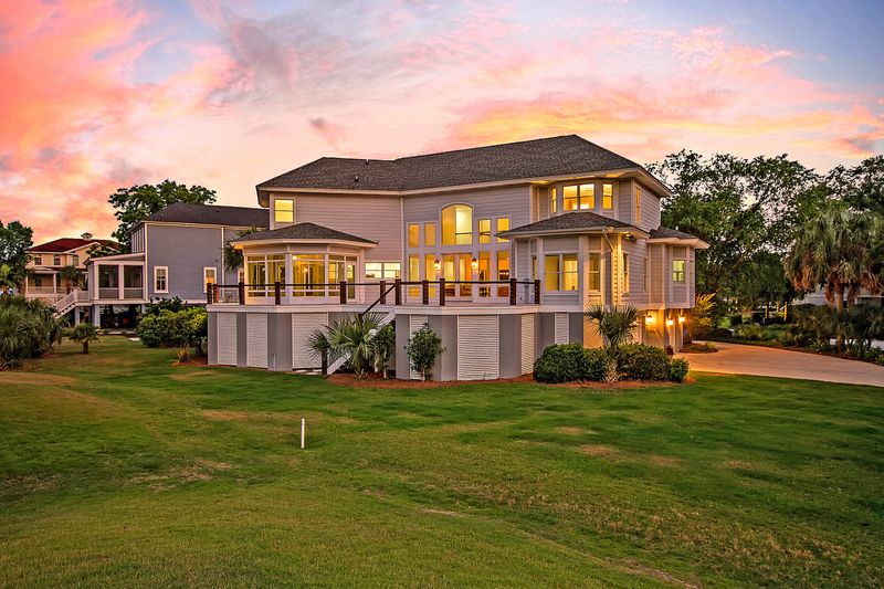 5046 Victory Ct, Mount Pleasant, SC 29466