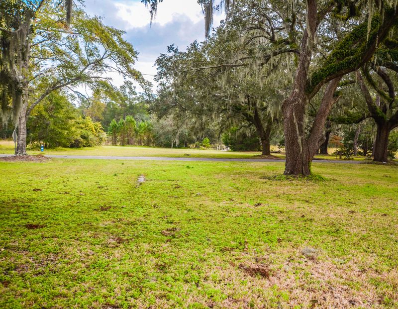 124 Liberty St, Mcclellanville, SC 29458