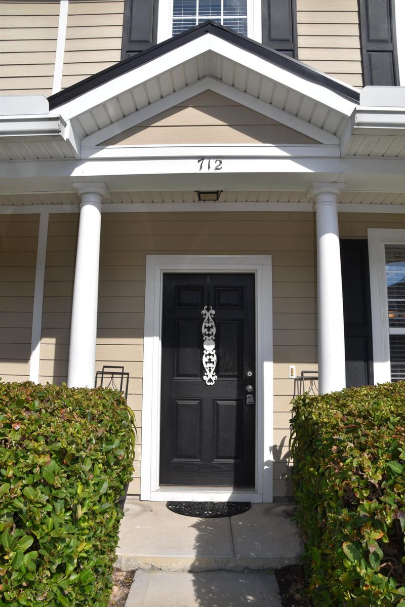 712 Hemingway Cir, Summerville, SC 29483