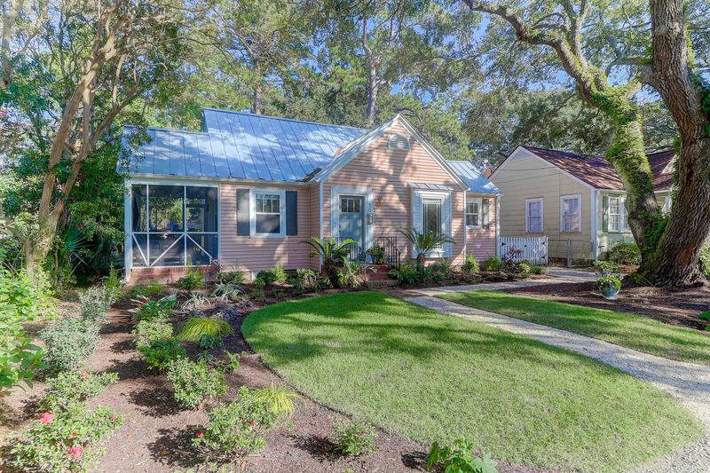 56 Avondale Ave, Charleston, SC 29407