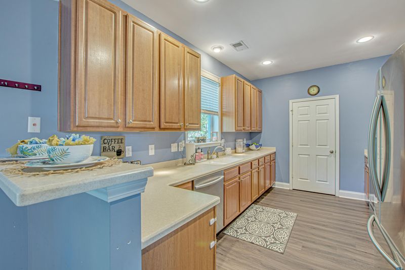 142 Netherfield Dr, Summerville, SC 29486