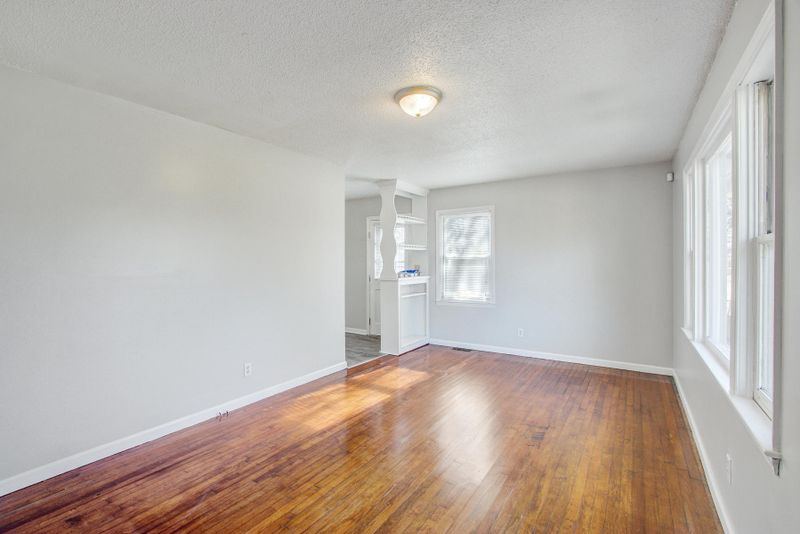6946 S Kenwood Dr, North Charleston, SC 29406