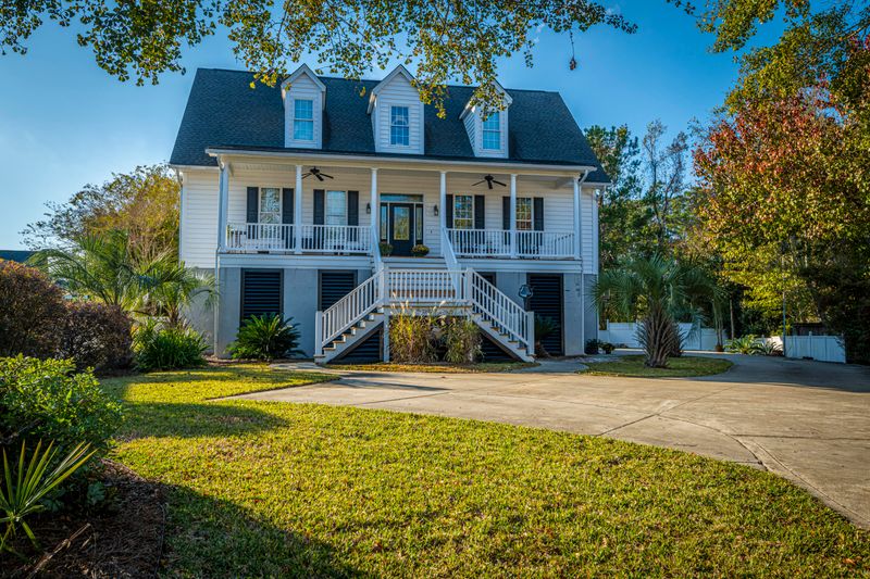 1102 Purple Martin Ln, Hanahan, SC 29410