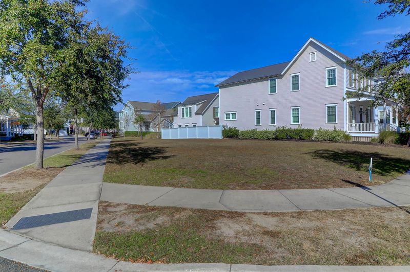 1712 Paradise Lake Dr, Mount Pleasant, SC 29464