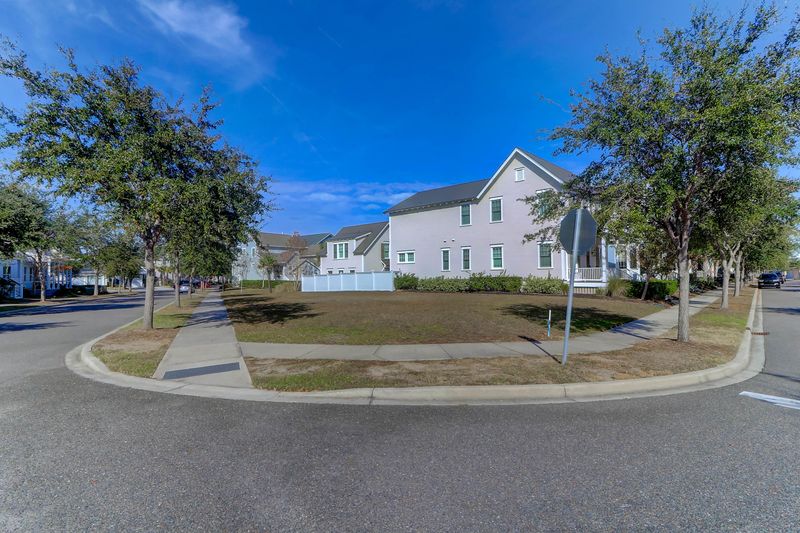 1712 Paradise Lake Dr, Mount Pleasant, SC 29464