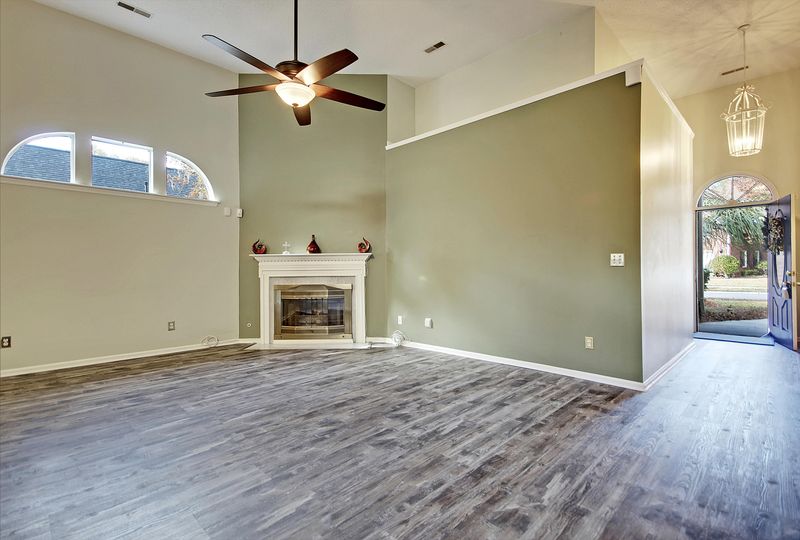 301 Essex Dr, Summerville, SC 29485