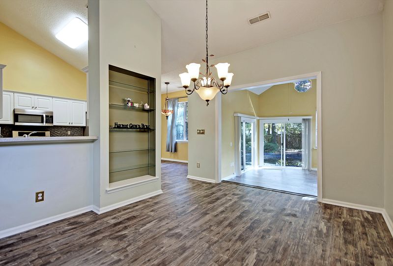 301 Essex Dr, Summerville, SC 29485
