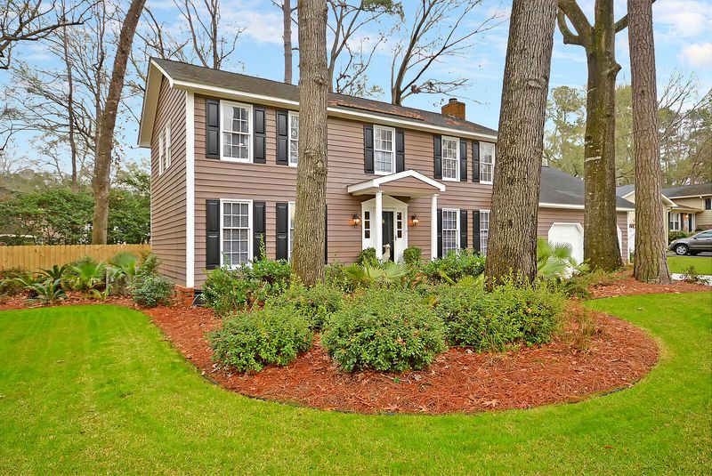 403 Lakeview Dr, Summerville, SC 29485