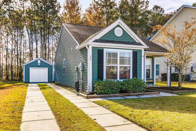 298 Killarney Trl, Moncks Corner, SC 29461