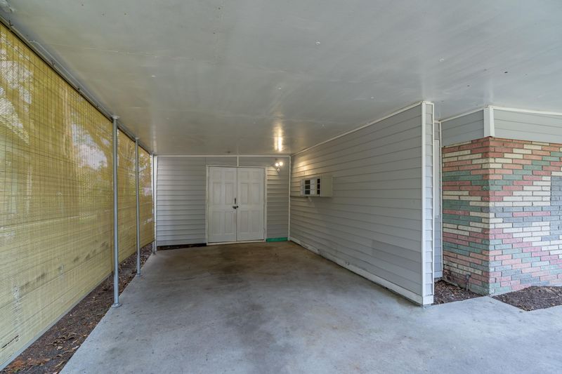1553 Acacia St, Charleston, SC 29407