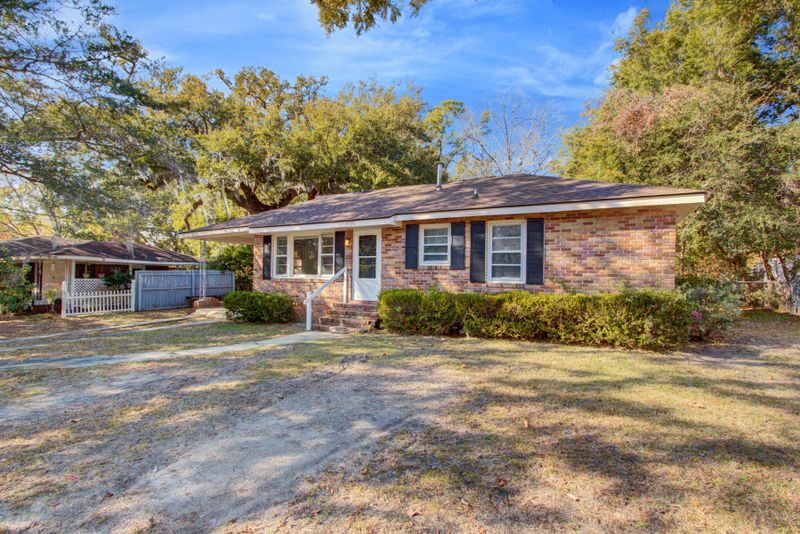 4700 Fetteressa Ave, North Charleston, SC 29418
