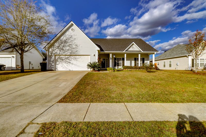 204 Pleasant Hill Dr, Goose Creek, SC 29445