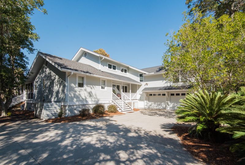 25 Fairway Oaks Ln, Isle Of Palms, SC 29451