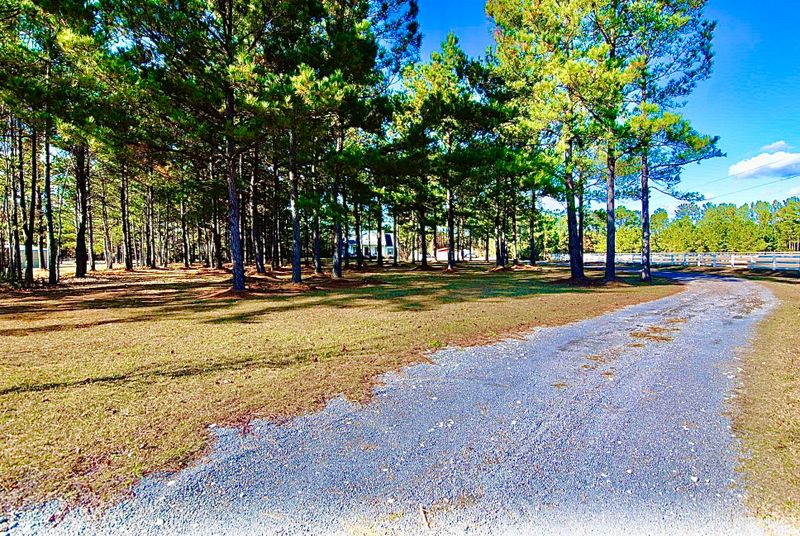 105 Mini Farm Rd, Bonneau, SC 29431