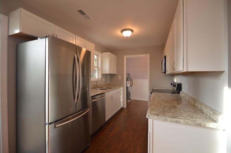 321 Brinson Ln, Bonneau, SC 29431