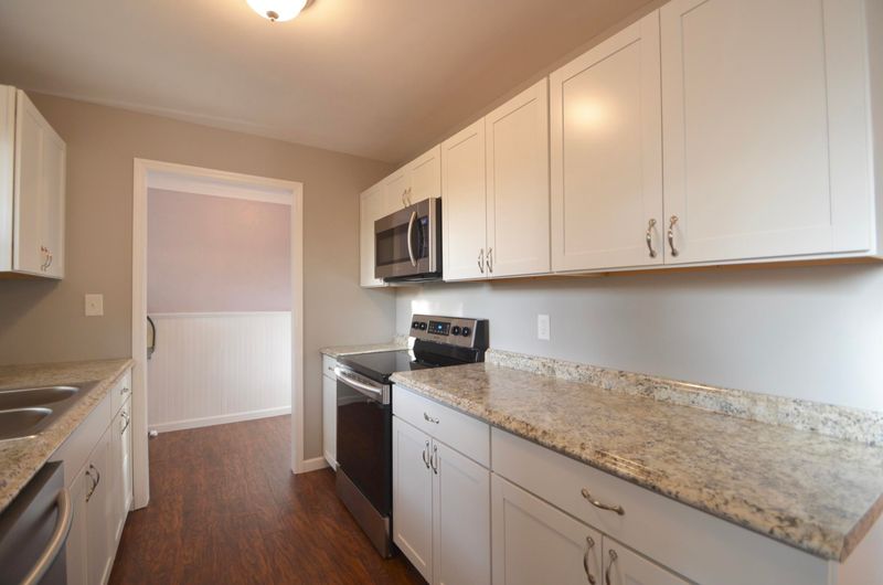 321 Brinson Ln, Bonneau, SC 29431