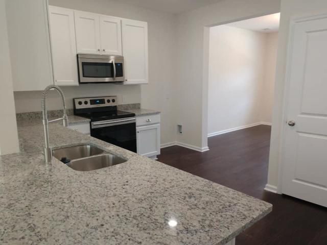 189 Woodward Rd #122, Goose Creek, SC 29445