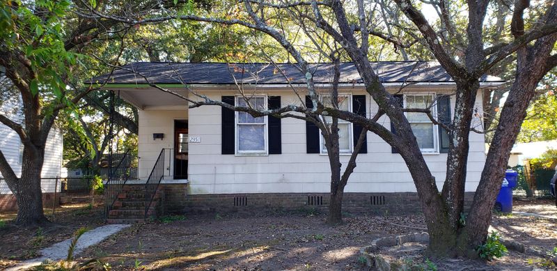 2351 Cambridge Ave, North Charleston, SC 29405