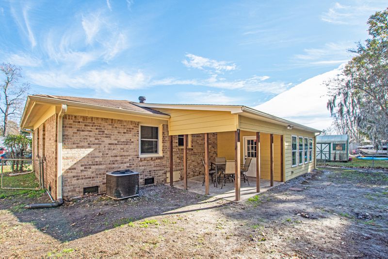 352 Holly Ave, Goose Creek, SC 29445