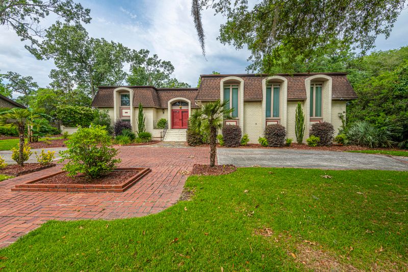 324 Shaftesbury Ln, Summerville, SC 29485