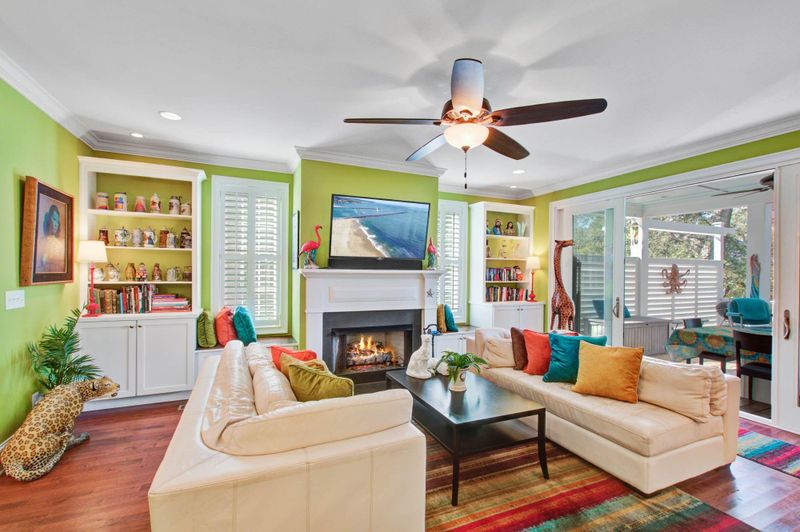 112 W Hudson Ave, Folly Beach, SC 29439