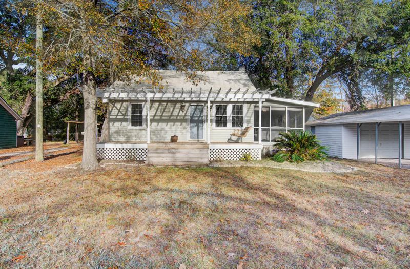 104 Peninsula Dr, Bonneau, SC 29431