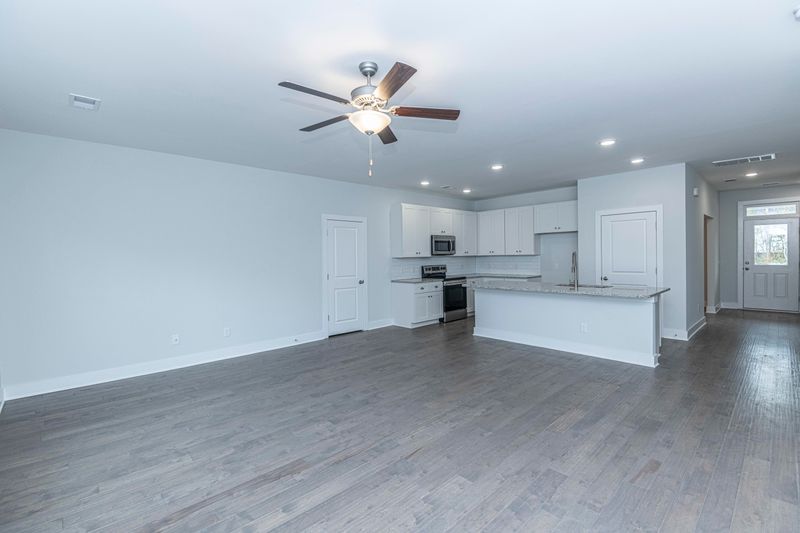 8200 S Antler Dr, North Charleston, SC 29406