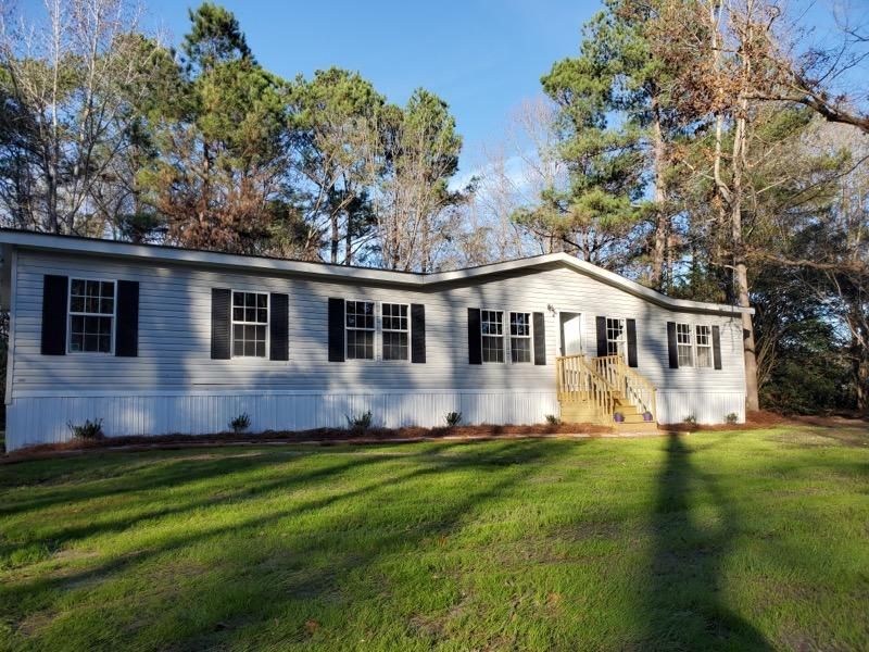 816 Benn Estate Ln, Saint Stephen, SC 29479