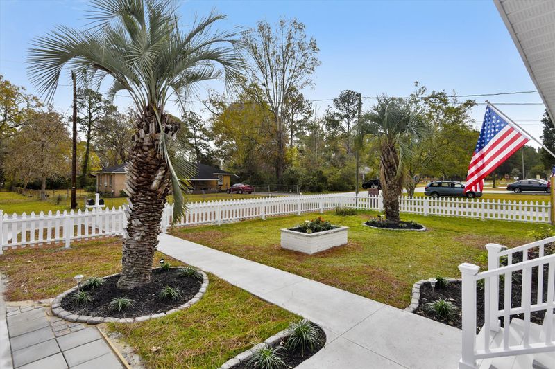 207 Blossom St, Goose Creek, SC 29445