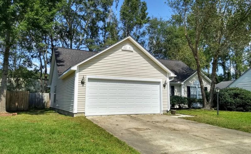 310 Damascus Dr, Summerville, SC 29483
