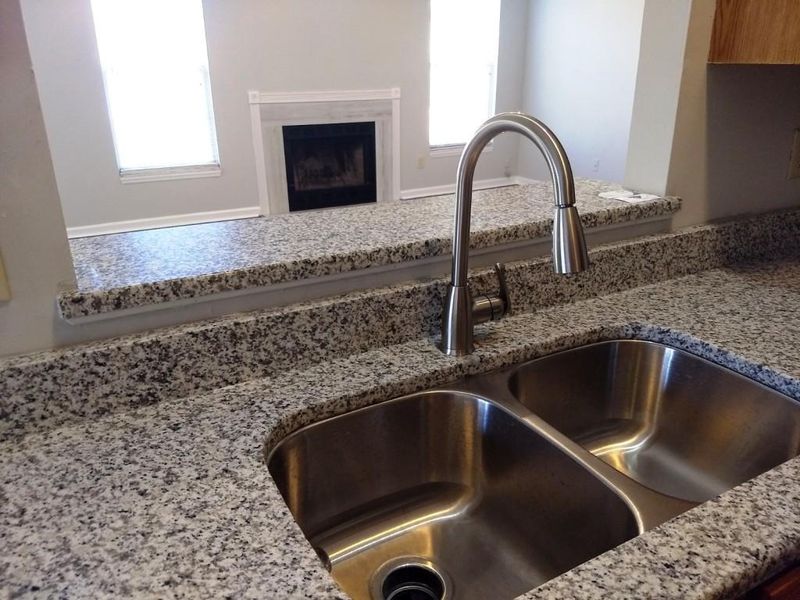 310 Damascus Dr, Summerville, SC 29483