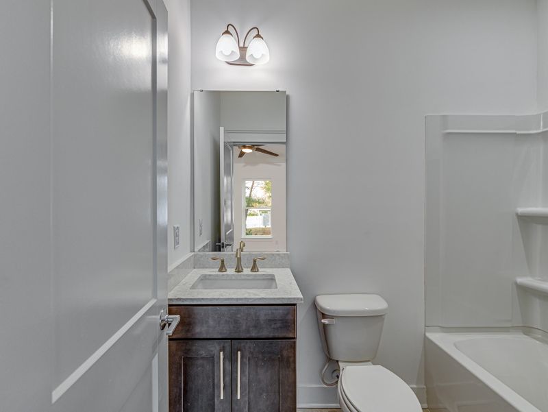 4596 Mixson Ave, North Charleston, SC 29405