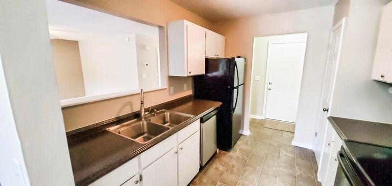 805 Green Castle Dr, Goose Creek, SC 29445