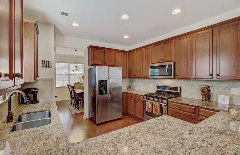 8528 Sentry Cir, North Charleston, SC 29420